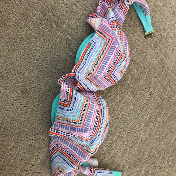 Bikini tops - Picture 6 of 16